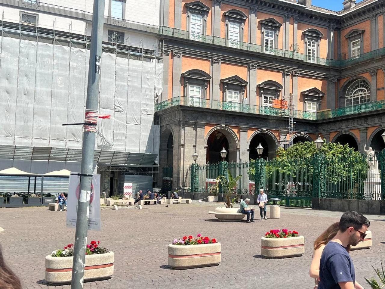 Casa Giulia Piazza Plebiscito Apartment Наполи Екстериор снимка