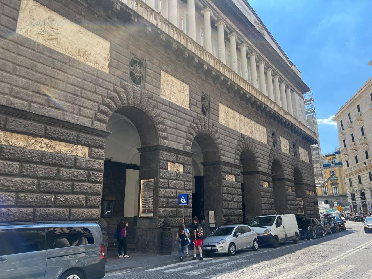 Casa Giulia Piazza Plebiscito Apartment Наполи Екстериор снимка