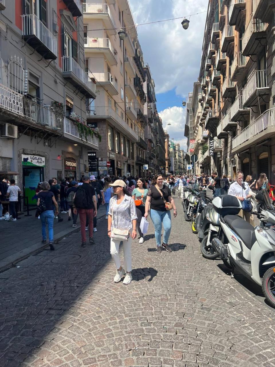 Casa Giulia Piazza Plebiscito Apartment Наполи Екстериор снимка