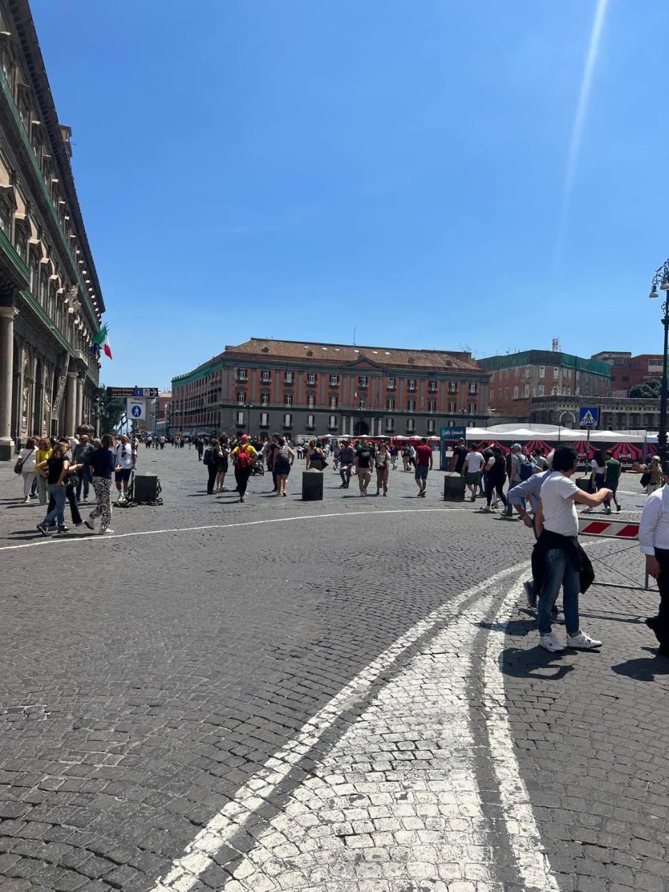 Casa Giulia Piazza Plebiscito Apartment Наполи Екстериор снимка