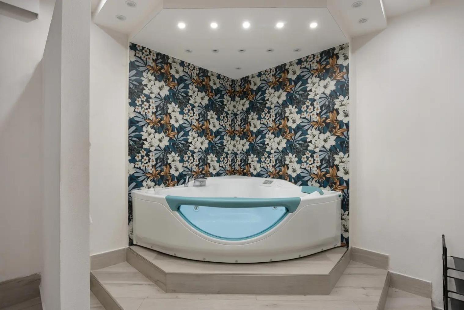 Casa Giulia Piazza Plebiscito Apartment Наполи Екстериор снимка