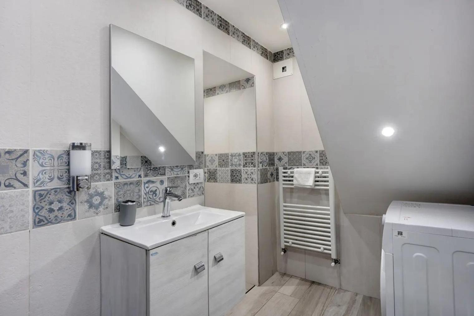 Casa Giulia Piazza Plebiscito Apartment Наполи Екстериор снимка