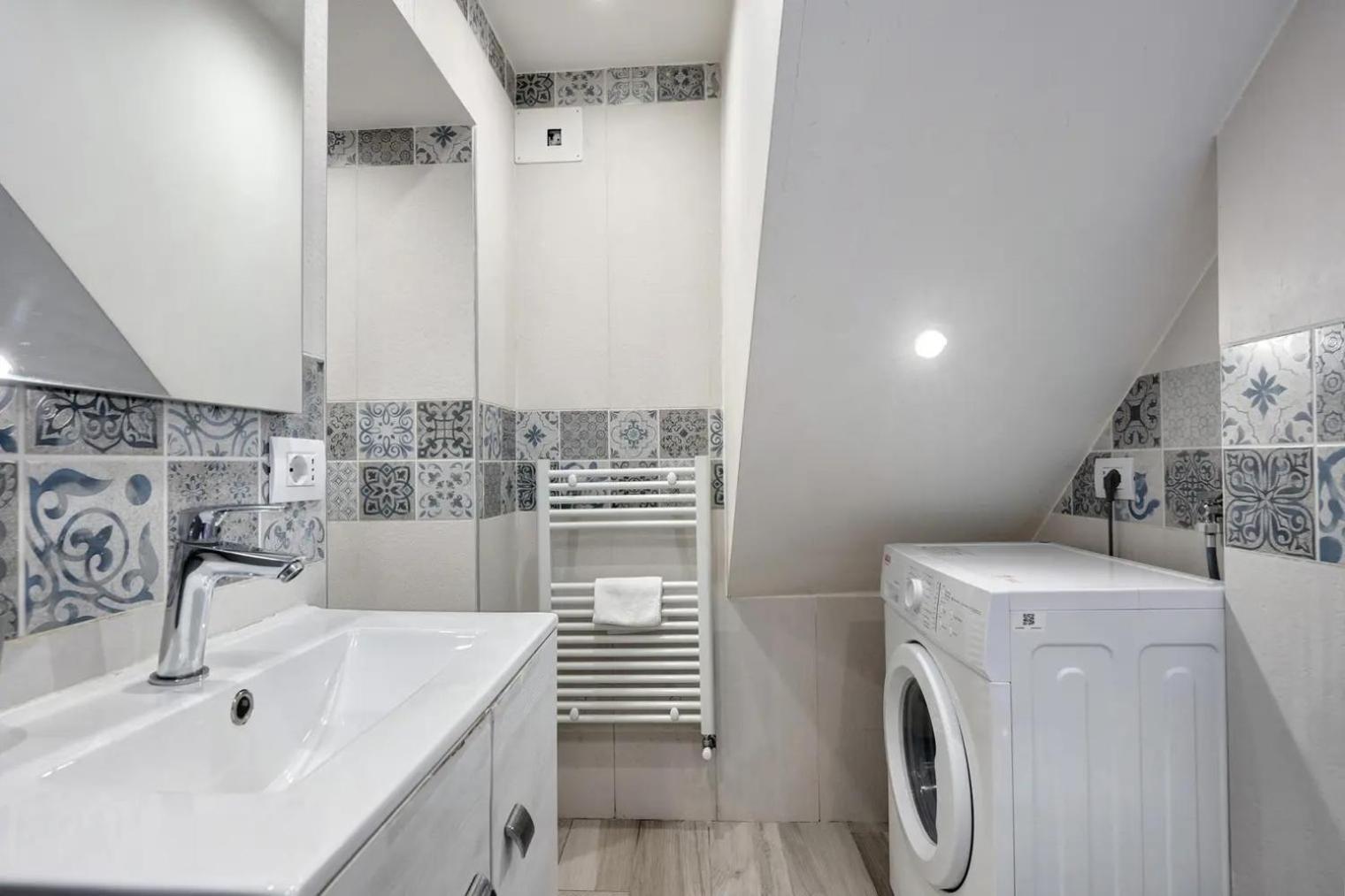 Casa Giulia Piazza Plebiscito Apartment Наполи Екстериор снимка